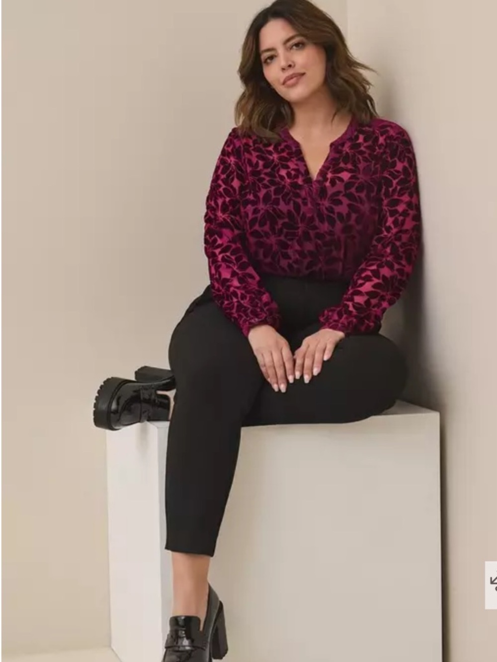 Torrid Velvet Hi-Low Floral Top Work Blouse in Deep Berry Purple Size 1X / XL